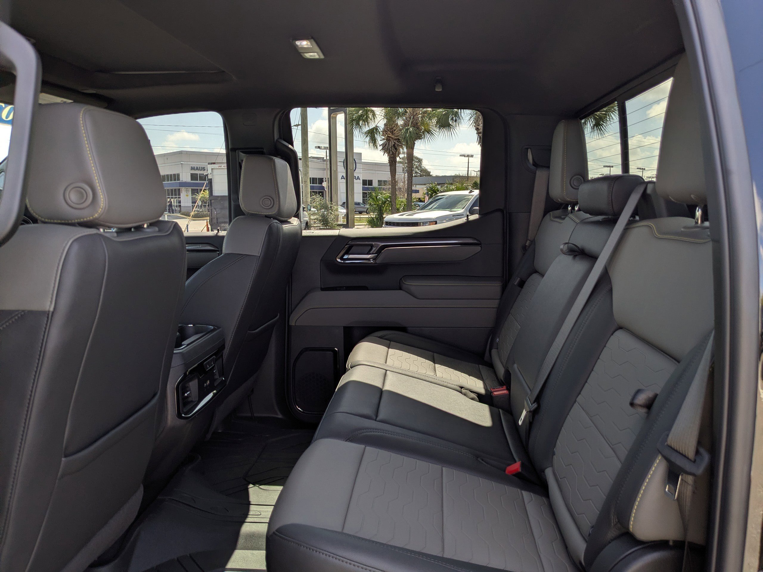 Used 2025 Chevrolet Silverado 1500 ZR2 w/ Technology Package image 13