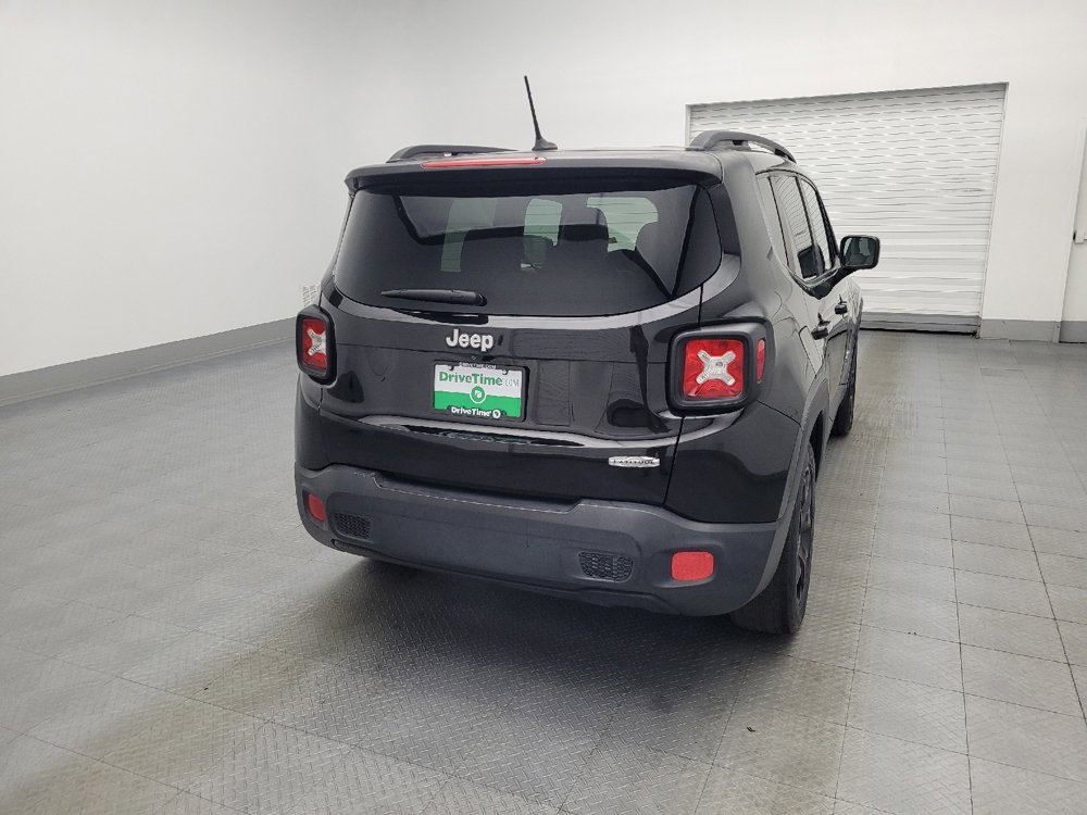 Used 2015 Jeep Renegade Latitude FWD image 7