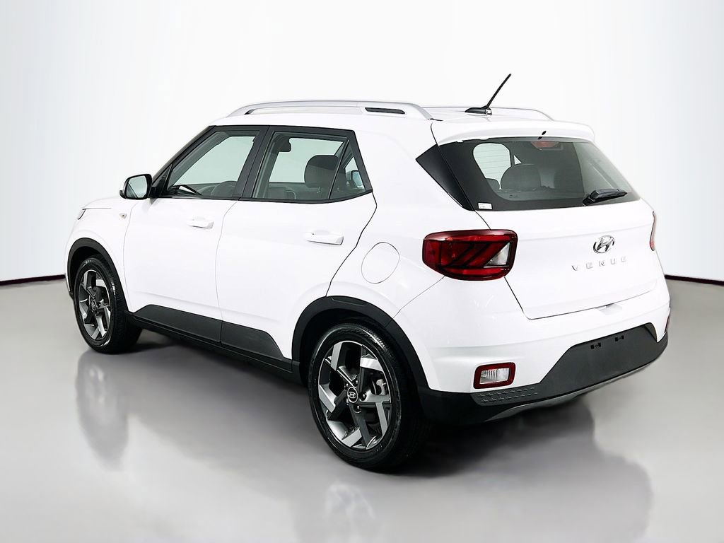 Used 2023 Hyundai Venue SEL w/ Cargo Package FWD image 7