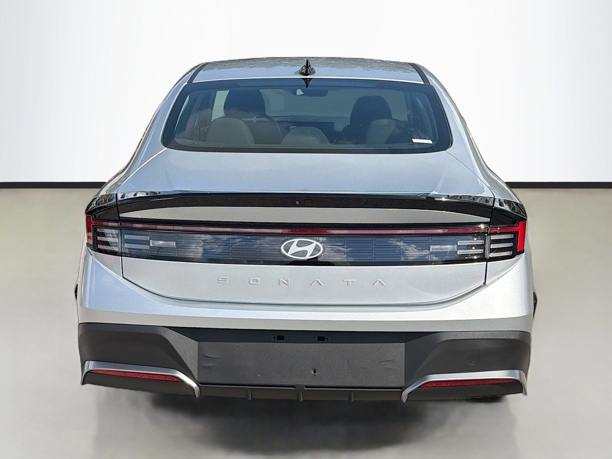 Used 2025 Hyundai Sonata SE image 4