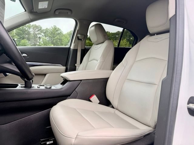 Certified 2022 Cadillac XT4 Luxury w/ Cold Weather Package FWD image 27