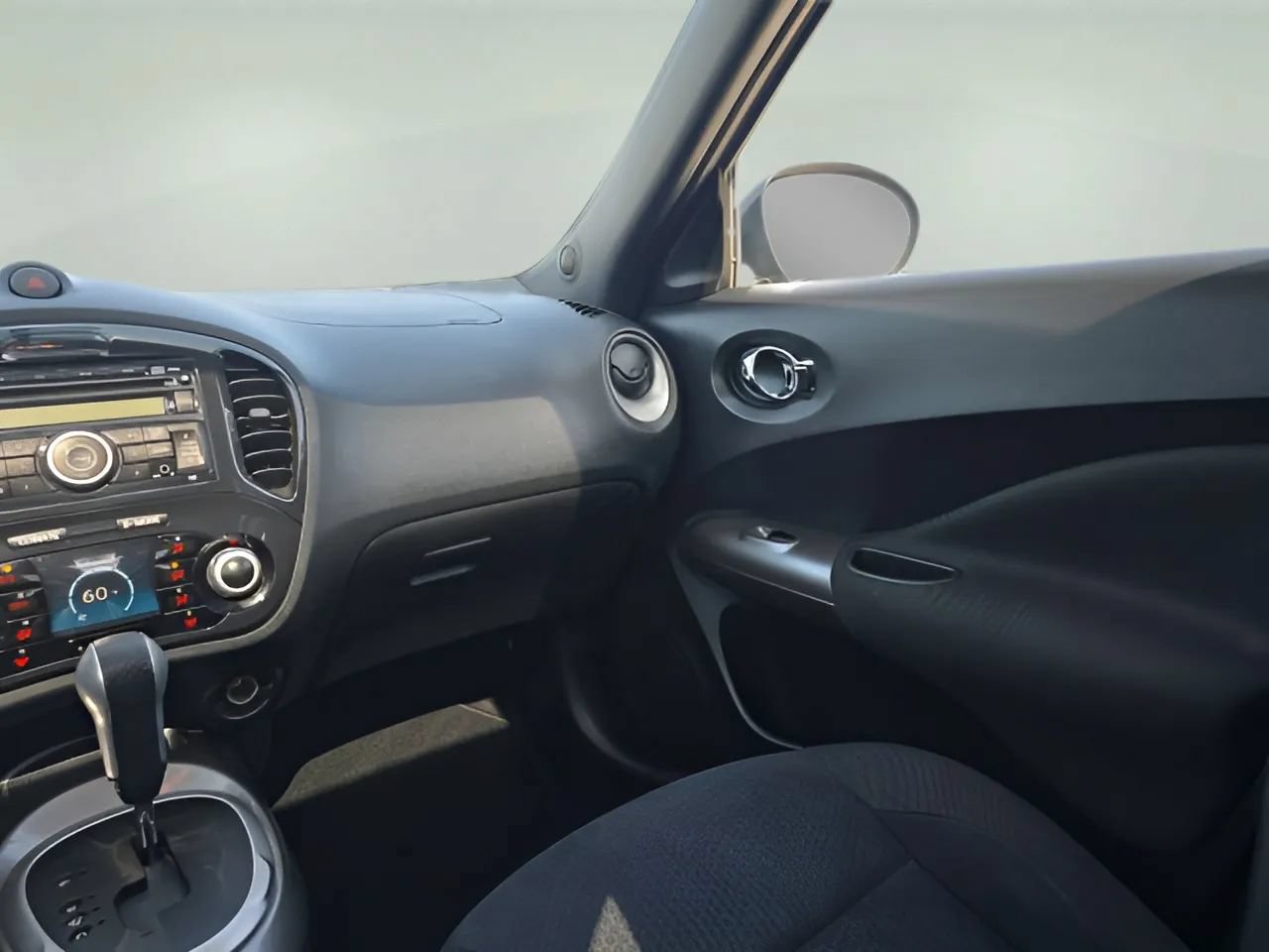 Used 2013 Nissan Juke SV FWD image 16