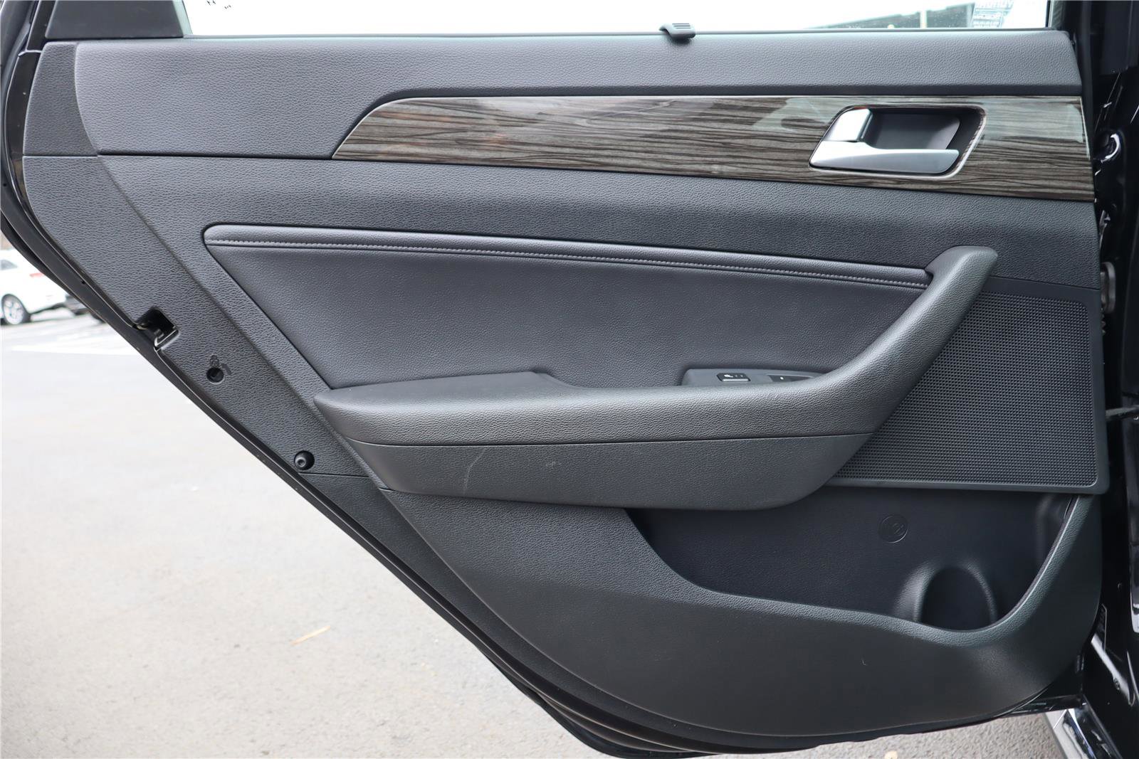 Used 2015 Hyundai Sonata Limited w/ Option Group 06 image 22