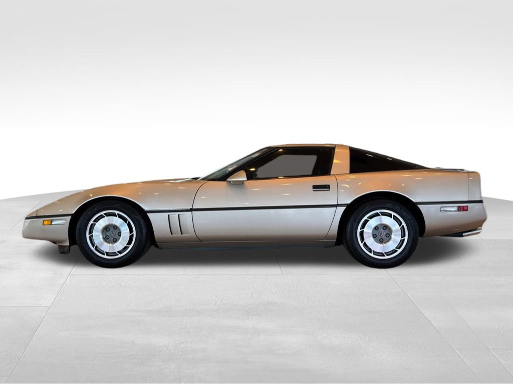 Used 1987 Chevrolet Corvette Coupe RWD image 2
