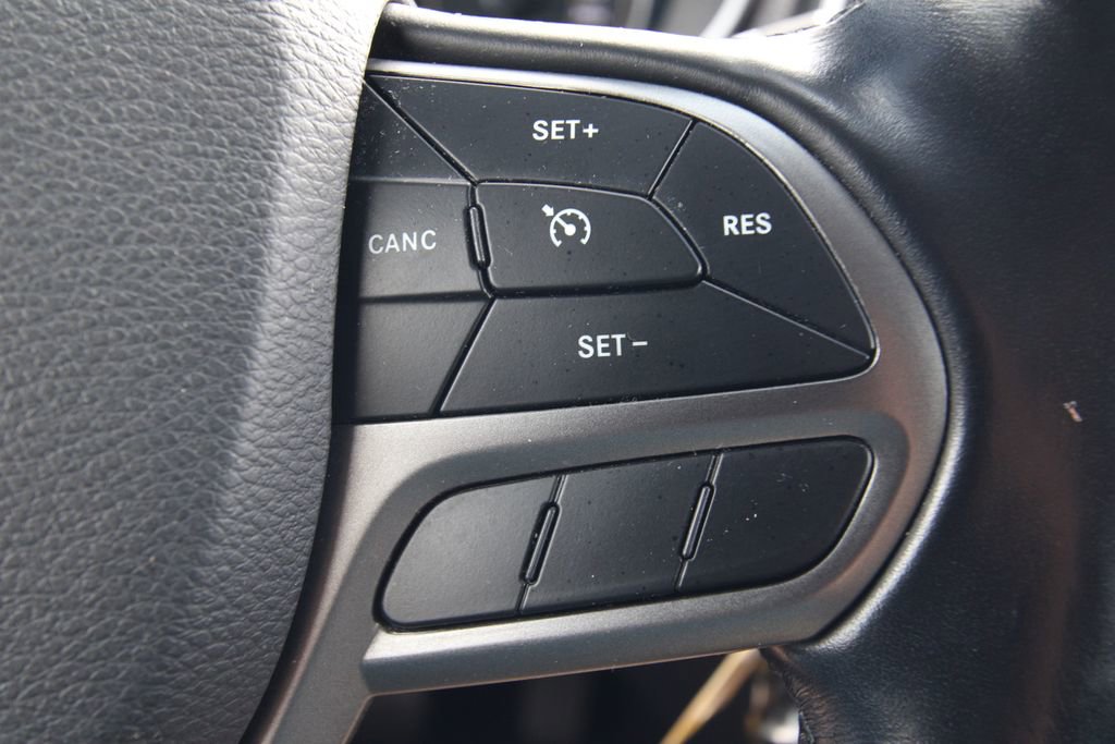 Used 2020 Jeep Cherokee Latitude w/ Cold Weather Group AWD/4WD image 21
