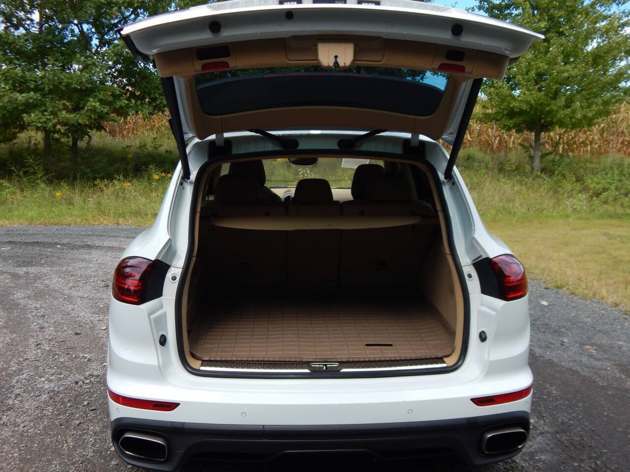 Used 2017 Porsche Cayenne AWD/4WD image 15