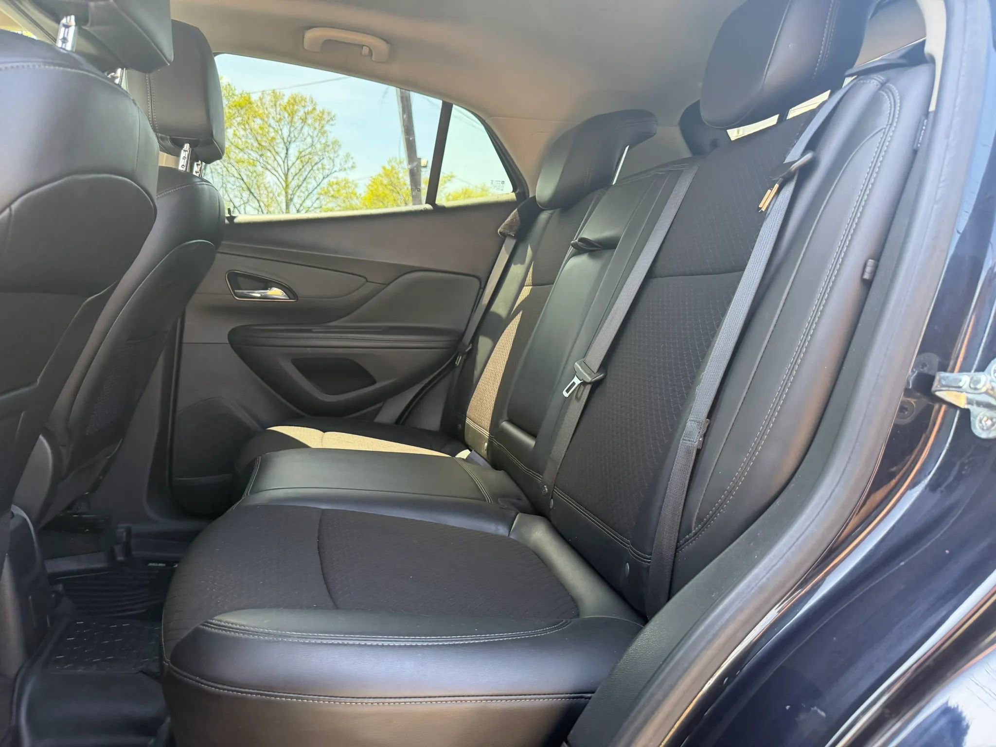 Used 2021 Buick Encore Preferred image 12