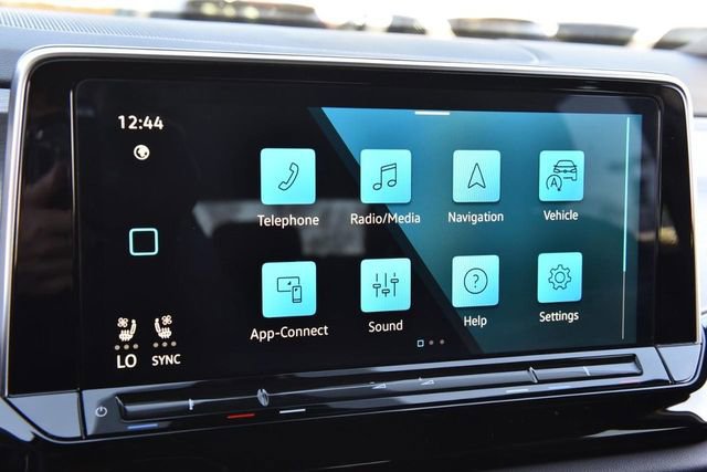 Certified 2024 Volkswagen Atlas Cross Sport SE image 14