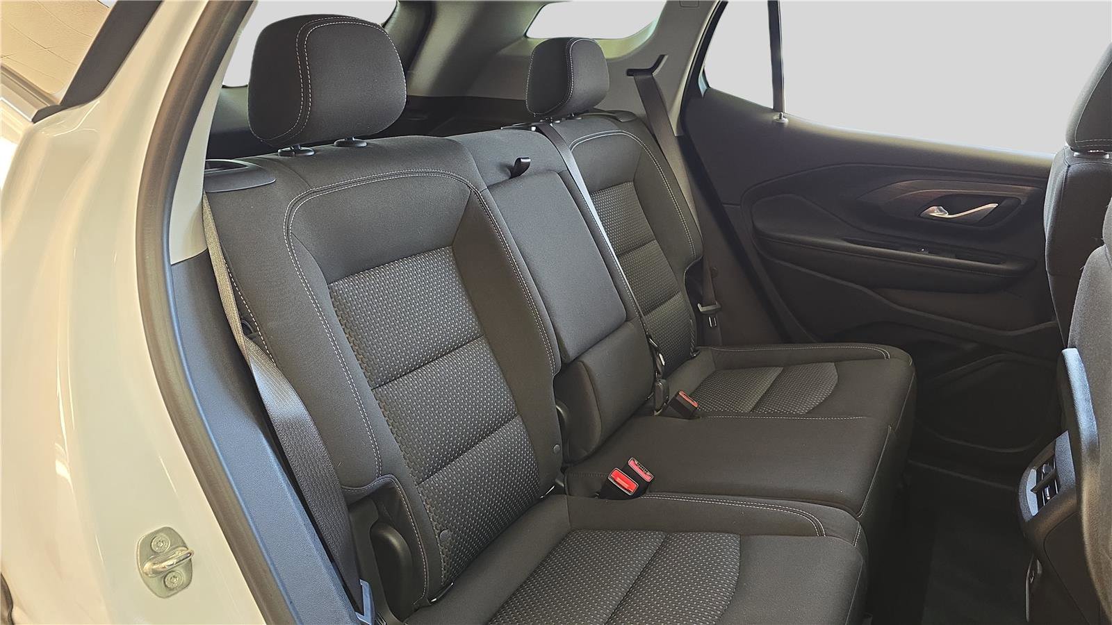 Used 2022 GMC Terrain SLE w/ Driver Convenience Package image 14