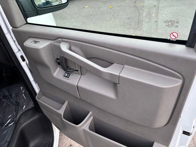 Certified 2022 GMC Savana 2500 w/ Driver Convenience Package image 24