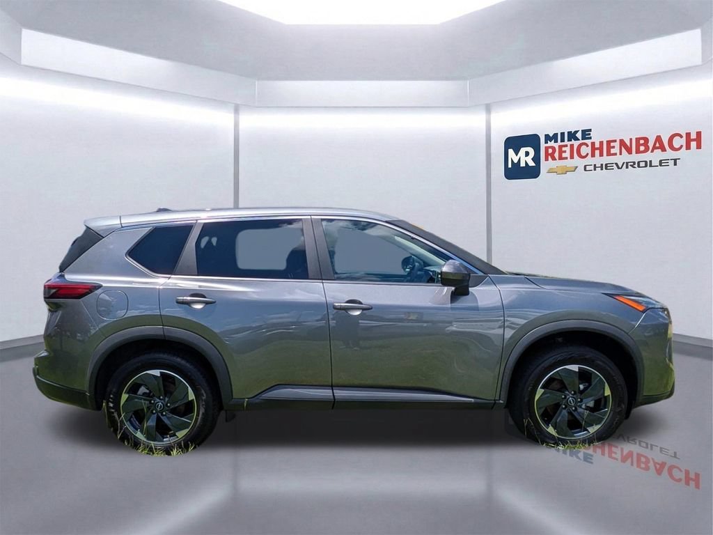 Used 2024 Nissan Rogue SV AWD/4WD video 3