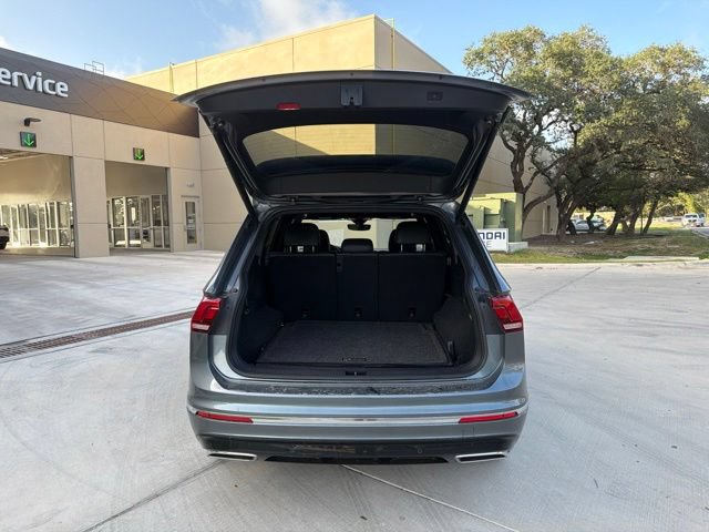 Used 2021 Volkswagen Tiguan SEL Premium R-Line AWD/4WD image 4