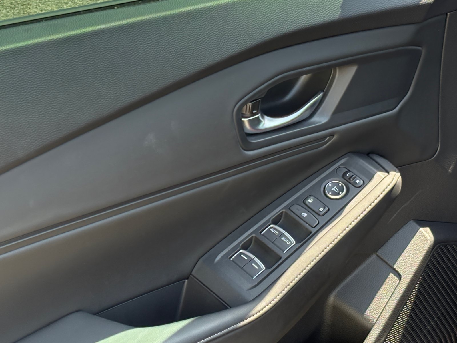 Used 2025 Honda Accord Sport image 17