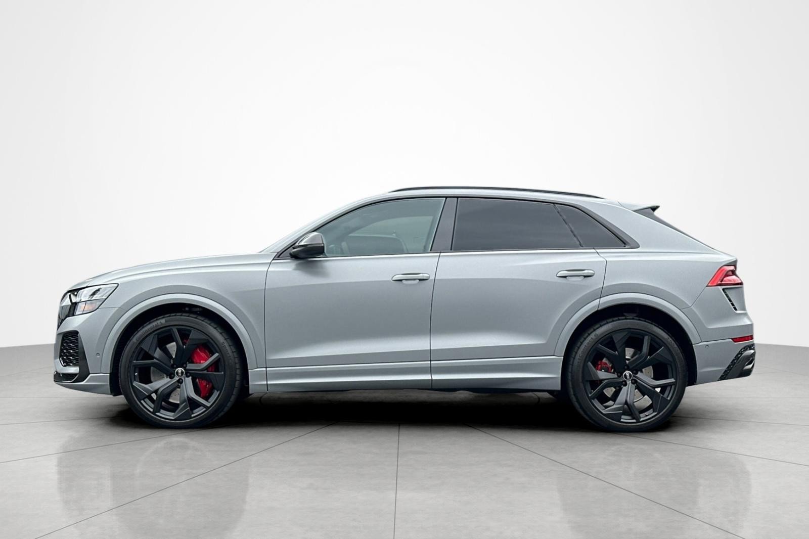 Used 2024 Audi RS Q8 AWD/4WD image 2