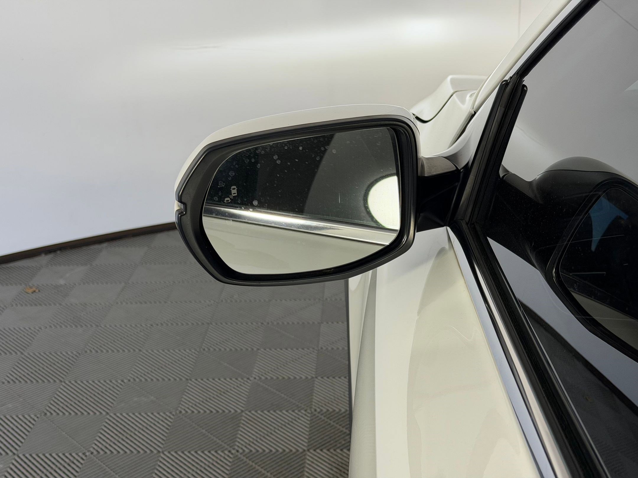 Used 2018 Honda CR-V Touring image 23