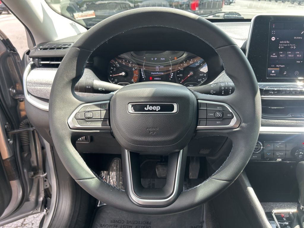 Used 2022 Jeep Compass Latitude AWD/4WD image 24