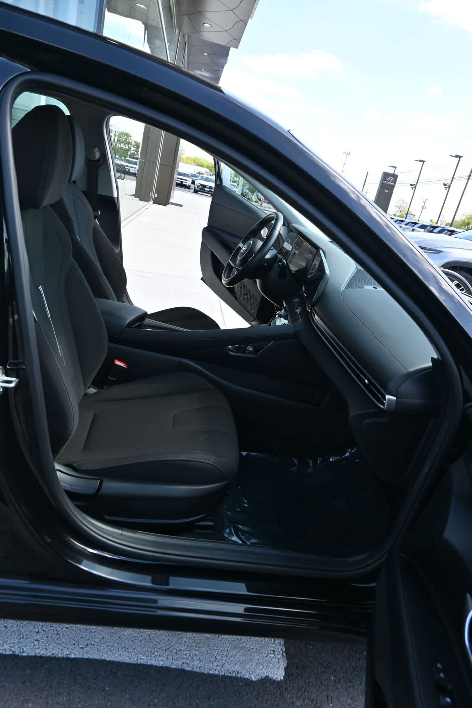 Certified 2023 Hyundai Elantra SEL w/ Convenience Package FWD image 19