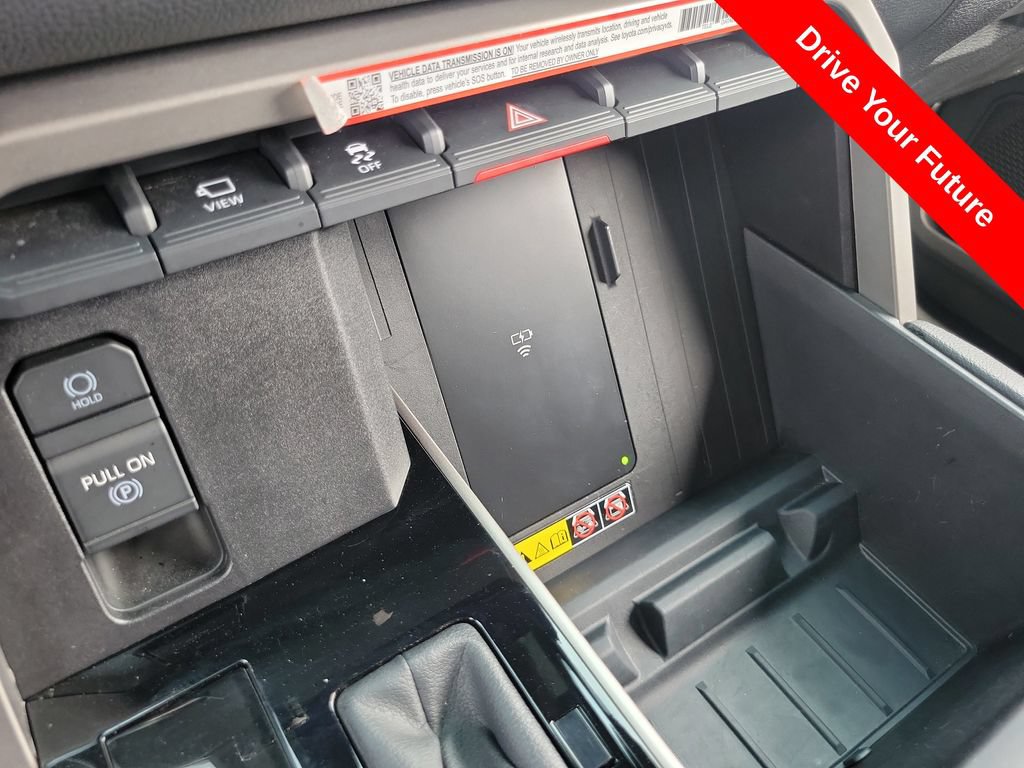 Used 2025 Toyota Tundra Limited AWD/4WD image 12