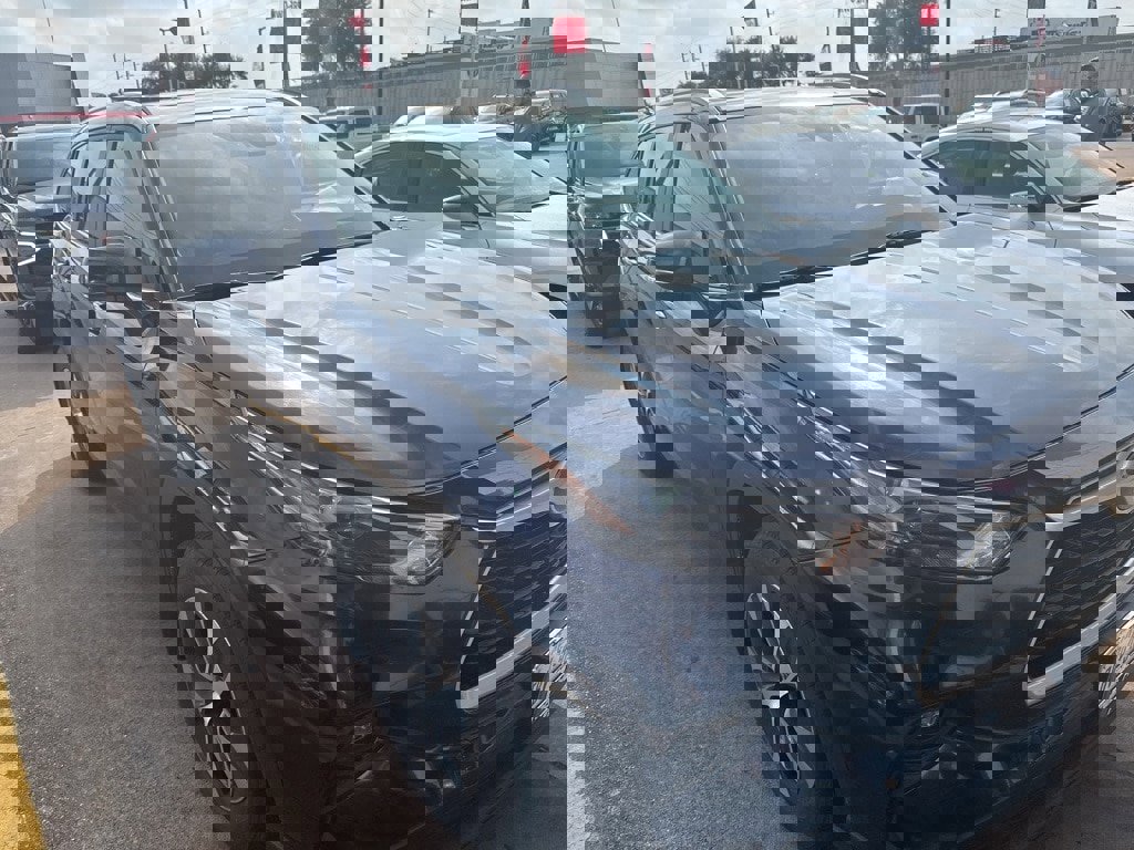 Used 2023 Toyota Highlander XLE image 5