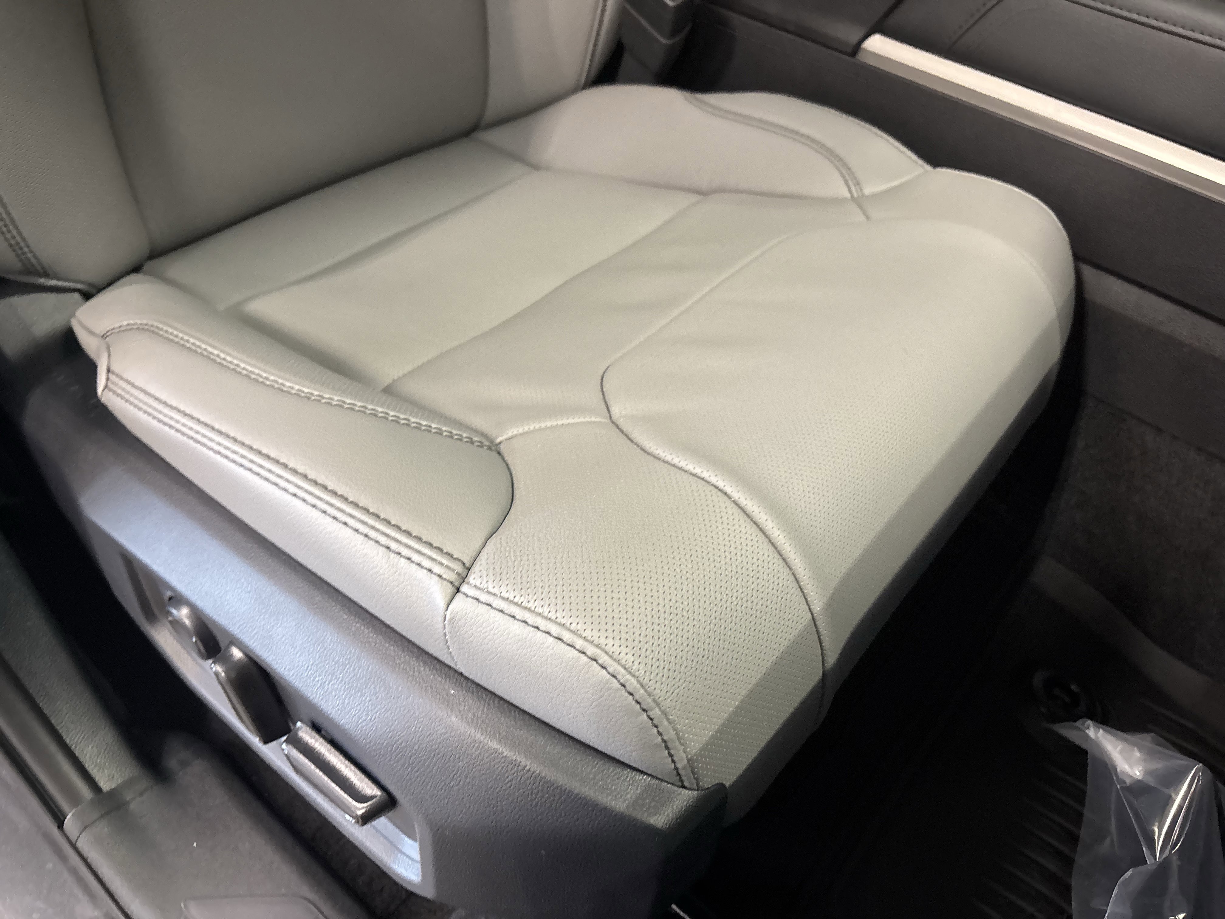 New 2026 Toyota Tundra Limited AWD/4WD image 38