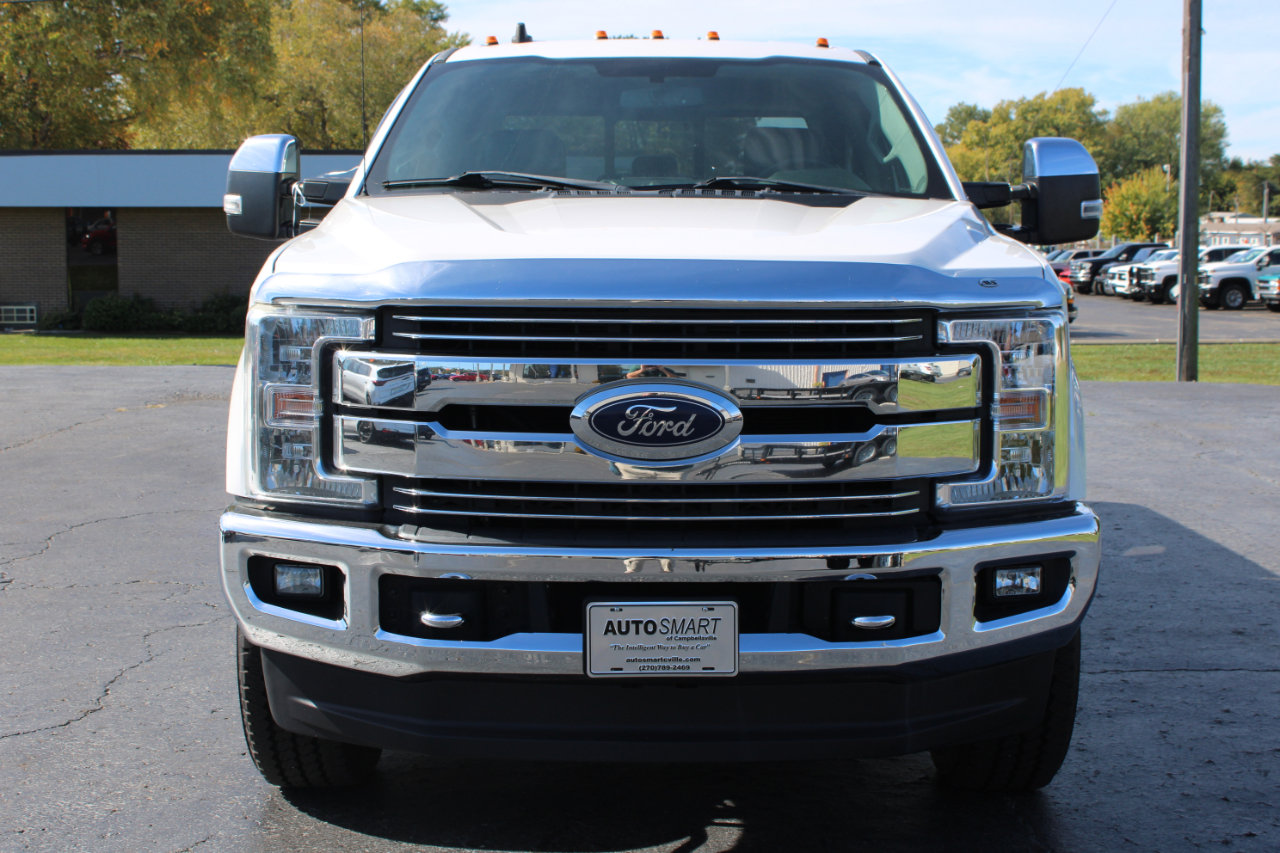Used 2019 Ford F250 Lariat w/ Chrome Package image 2