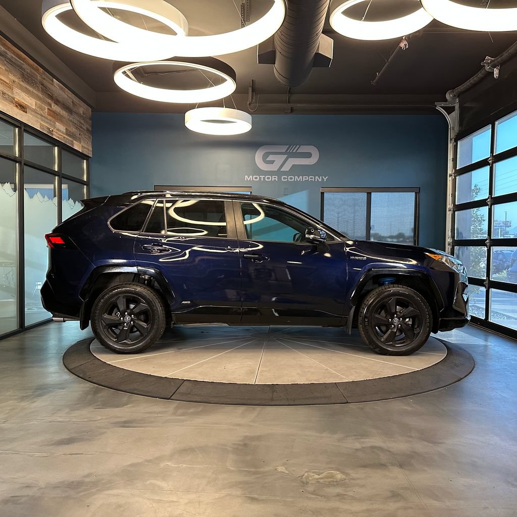 Used 2020 Toyota RAV4 XSE AWD/4WD image 2