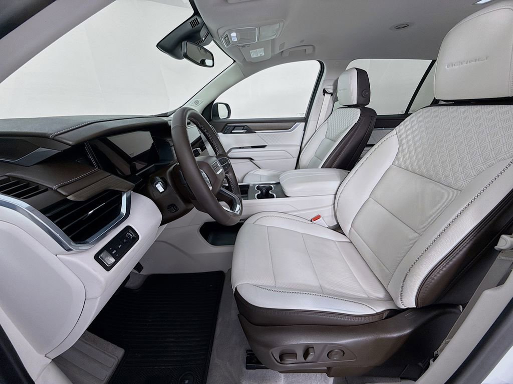 Used 2024 GMC Acadia Denali image 22