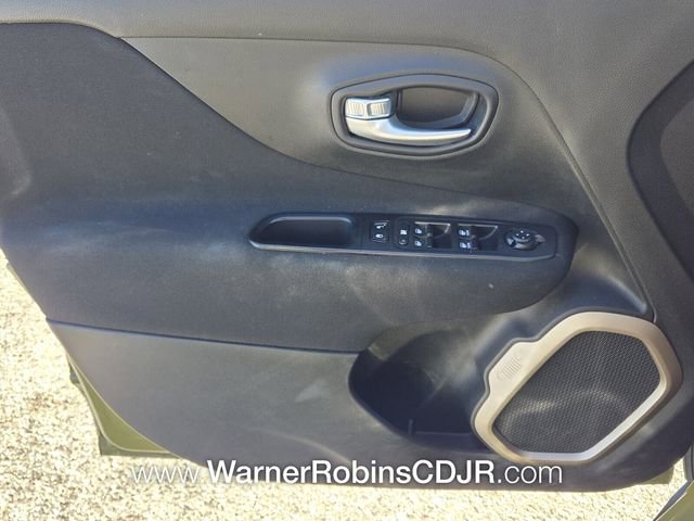 Used 2015 Jeep Renegade Sport w/ Power & Air Group FWD image 29