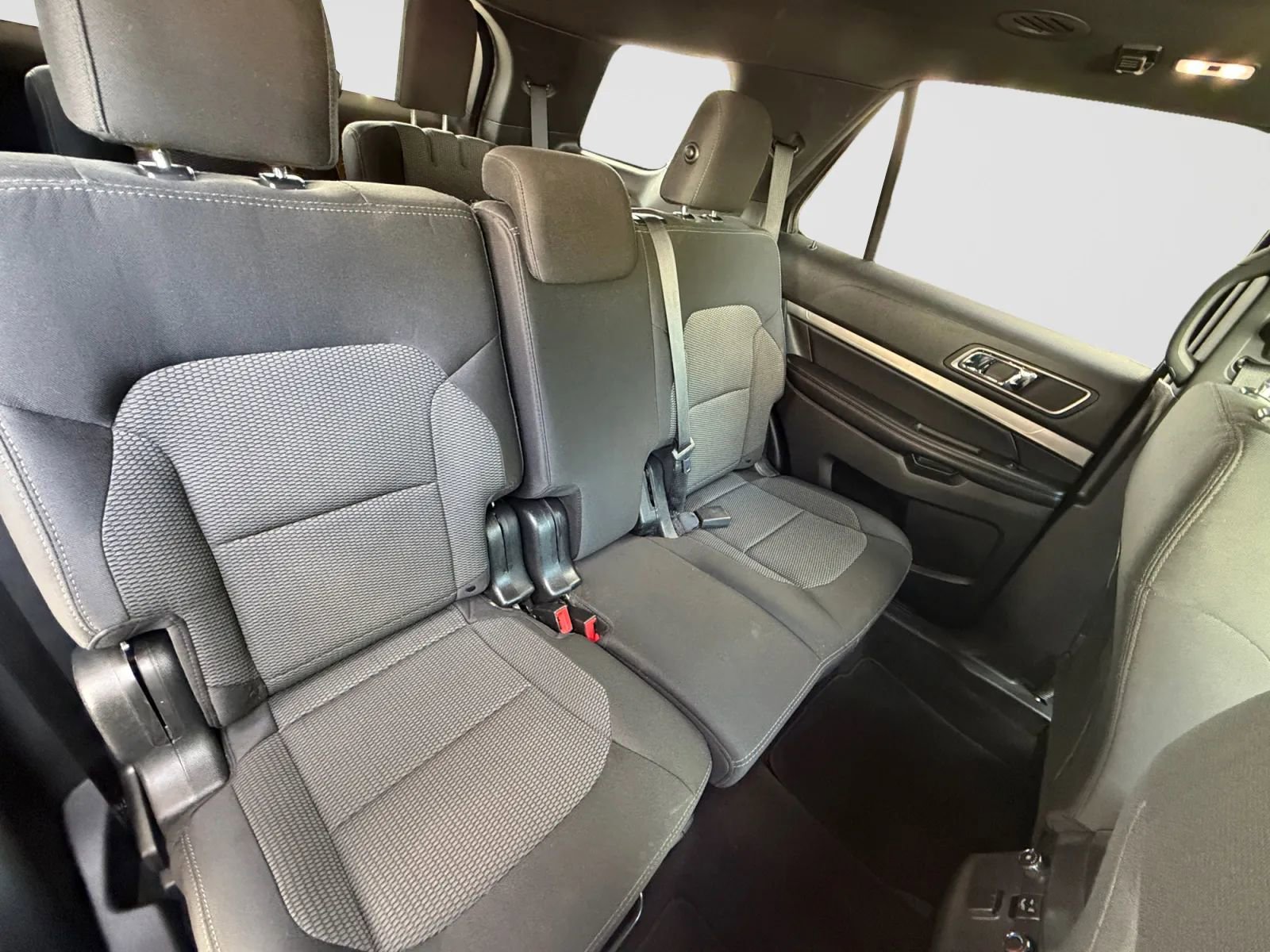 Used 2019 Ford Explorer XLT w/ Equipment Group 201A AWD/4WD image 19