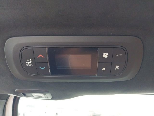 New 2026 Chrysler Pacifica Pinnacle image 13