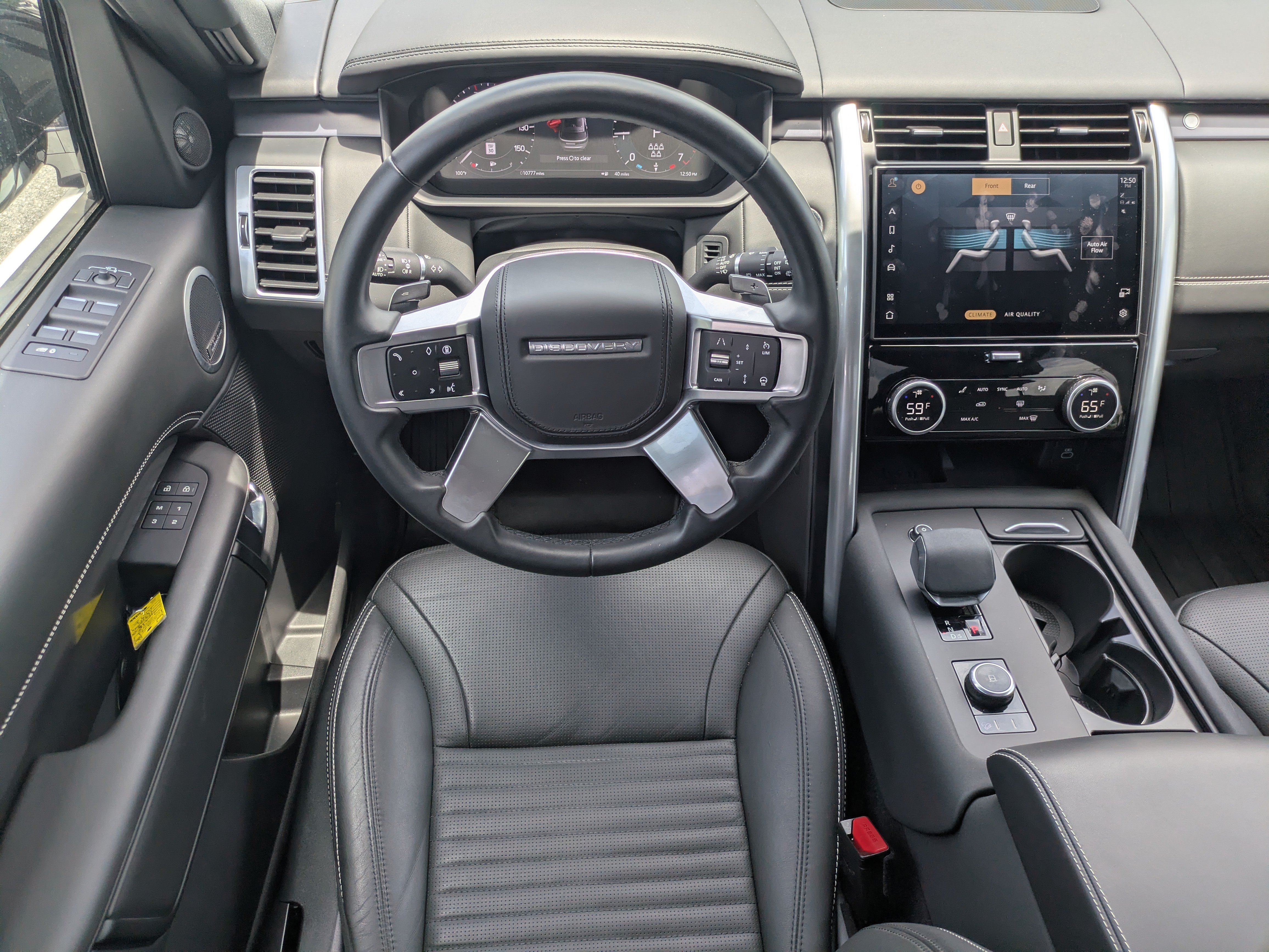 Used 2025 Land Rover Discovery Metropolitan Edition AWD/4WD image 16