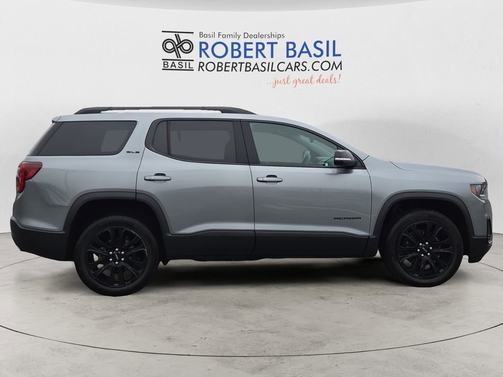 Used 2023 GMC Acadia SLE w/ Driver Convenience Package image 6