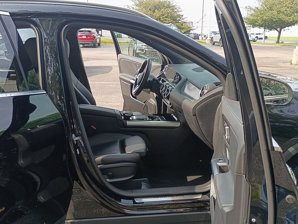 Used 2021 Mercedes-Benz GLA 250 4MATIC image 16