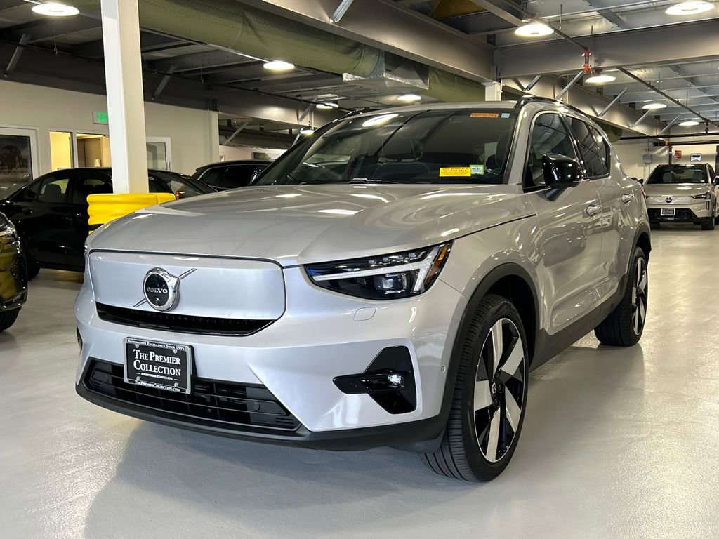 Certified 2023 Volvo XC40 Recharge Ultimate image 5