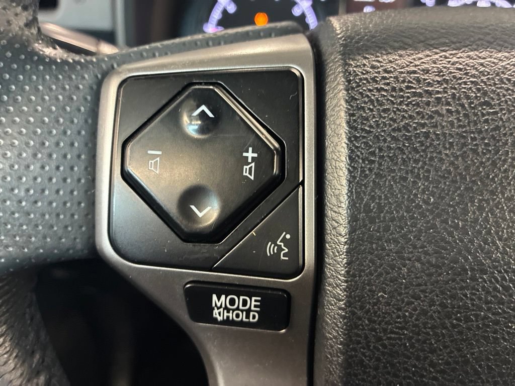Used 2021 Toyota 4Runner SR5 AWD/4WD image 17