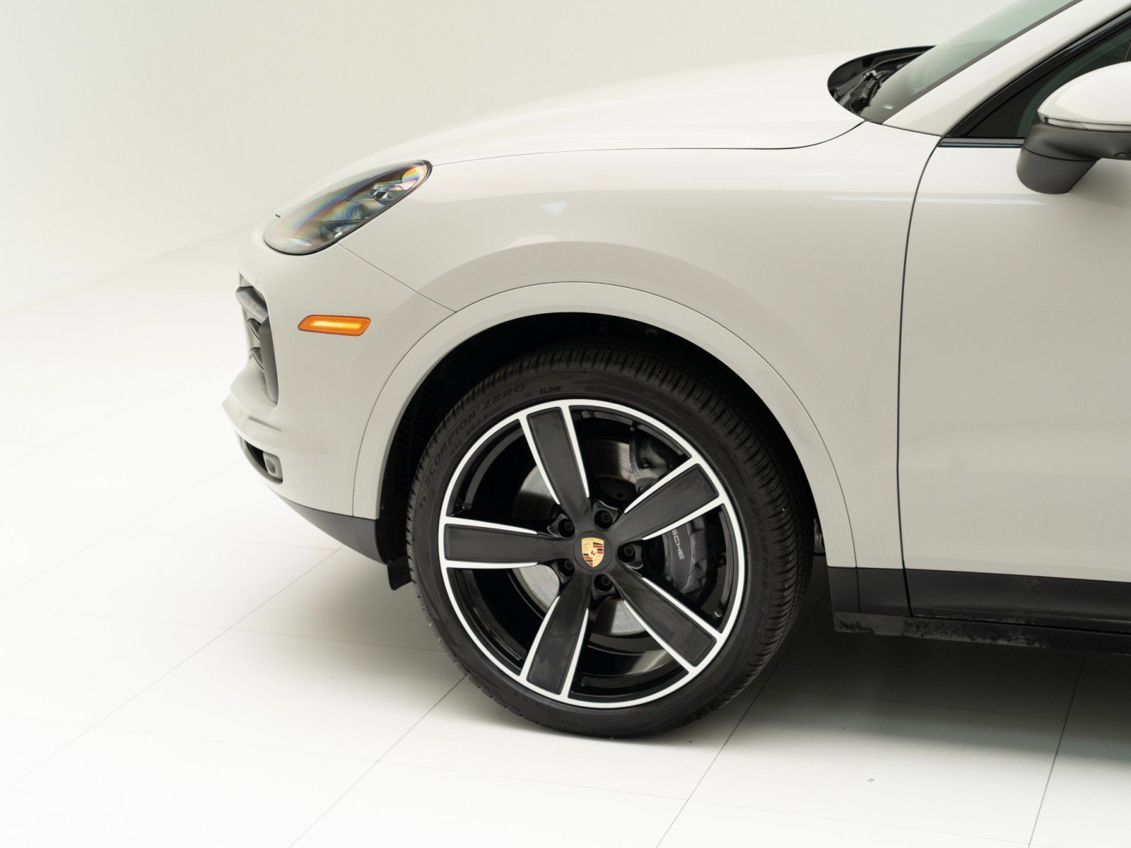 Certified 2022 Porsche Cayenne Platinum Edition image 11