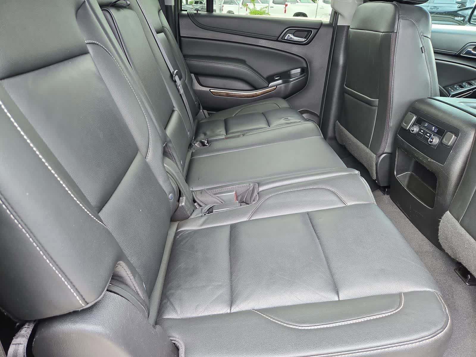 Used 2019 Chevrolet Suburban LT RWD image 18