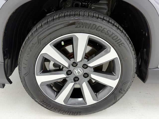 Used 2025 Honda Pilot Touring image 7