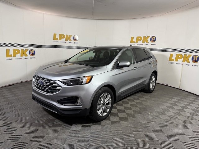 Used 2024 Ford Edge Titanium image 2