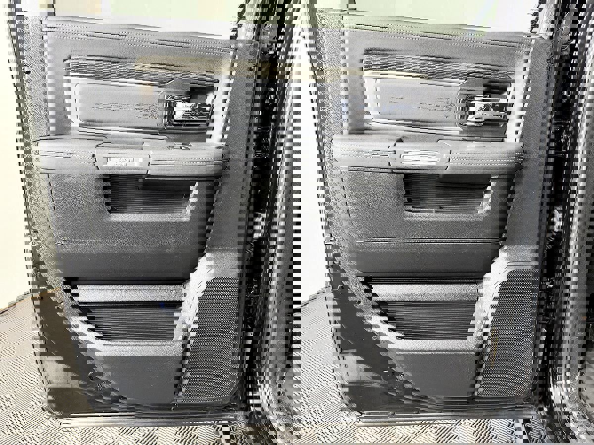 Used 2015 RAM 1500 Laramie Limited image 43