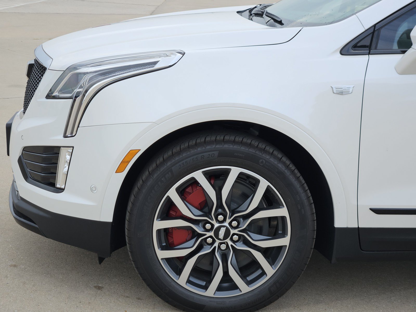 New 2026 Cadillac XT5 Sportv w/ LPO, Onyx Lite Package AWD/4WD image 6