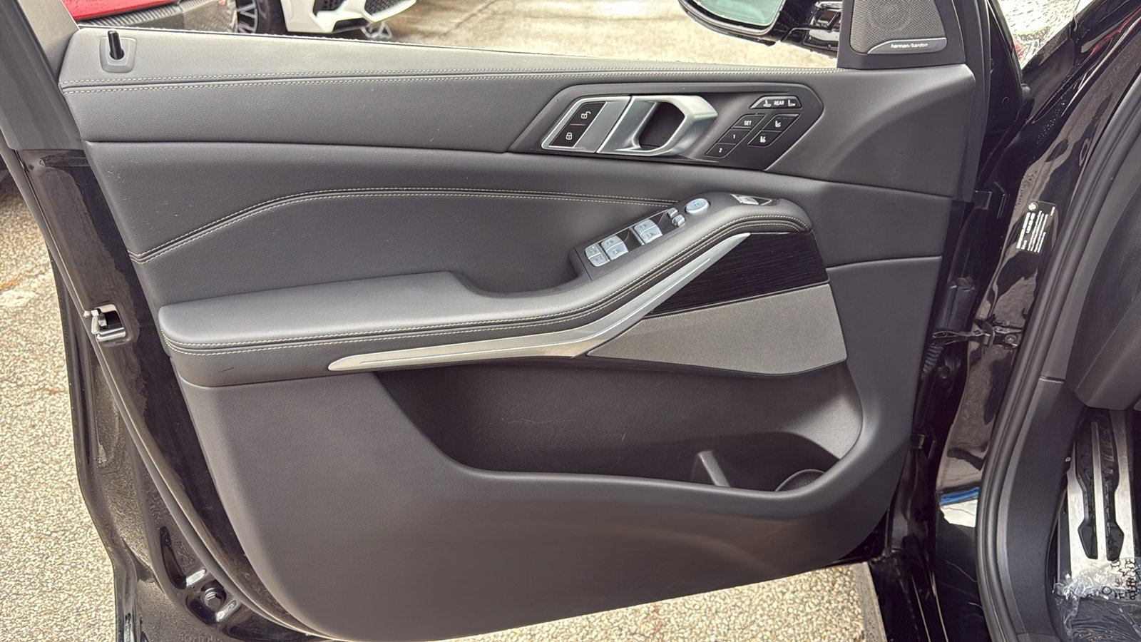 Used 2023 BMW X7 xDrive40i w/ Executive Package image 10