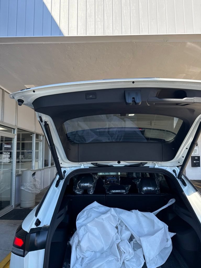 New 2026 Volkswagen Tiguan SE R-Line AWD/4WD image 12