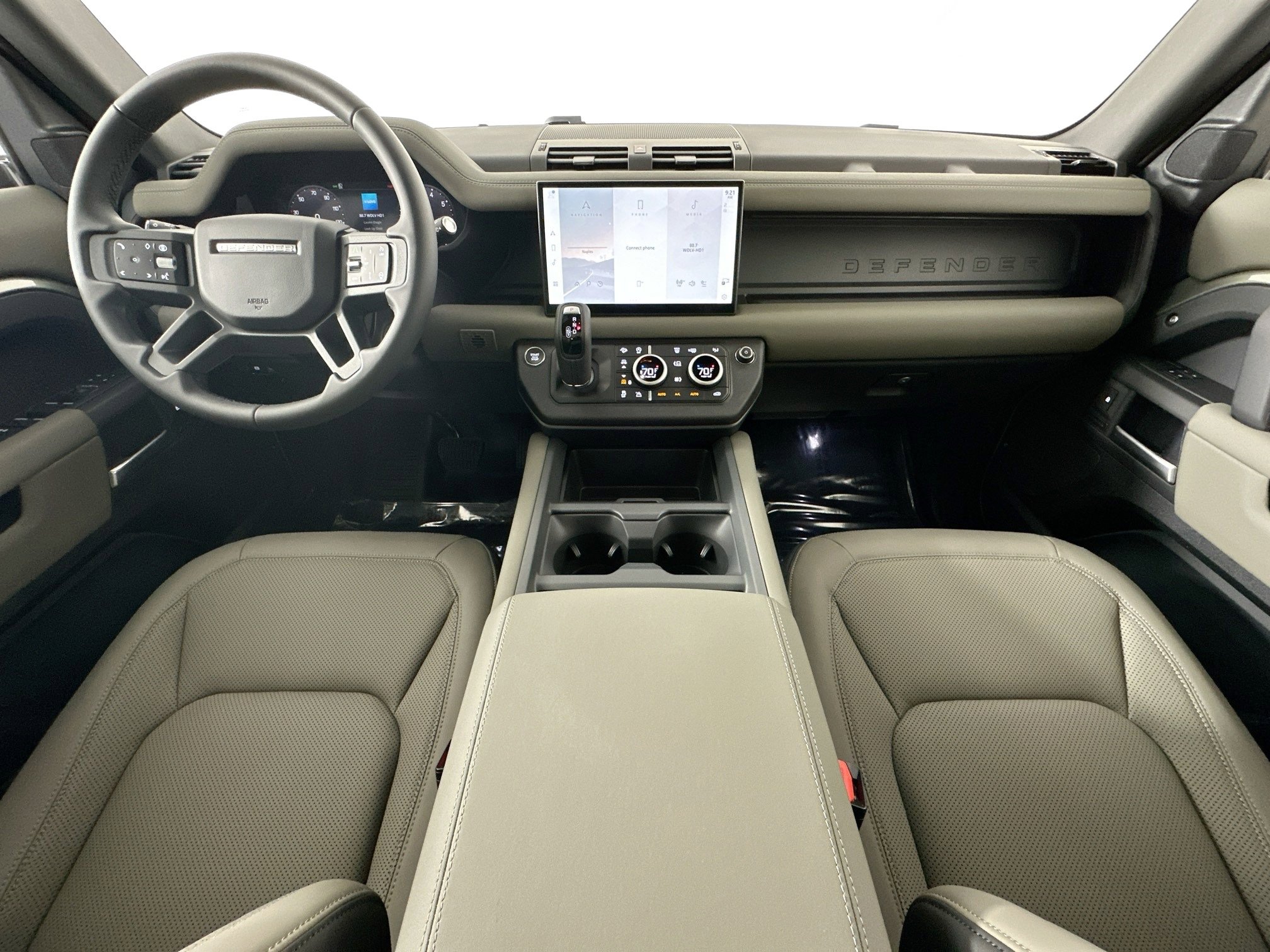 Used 2025 Land Rover Defender 110 S image 20