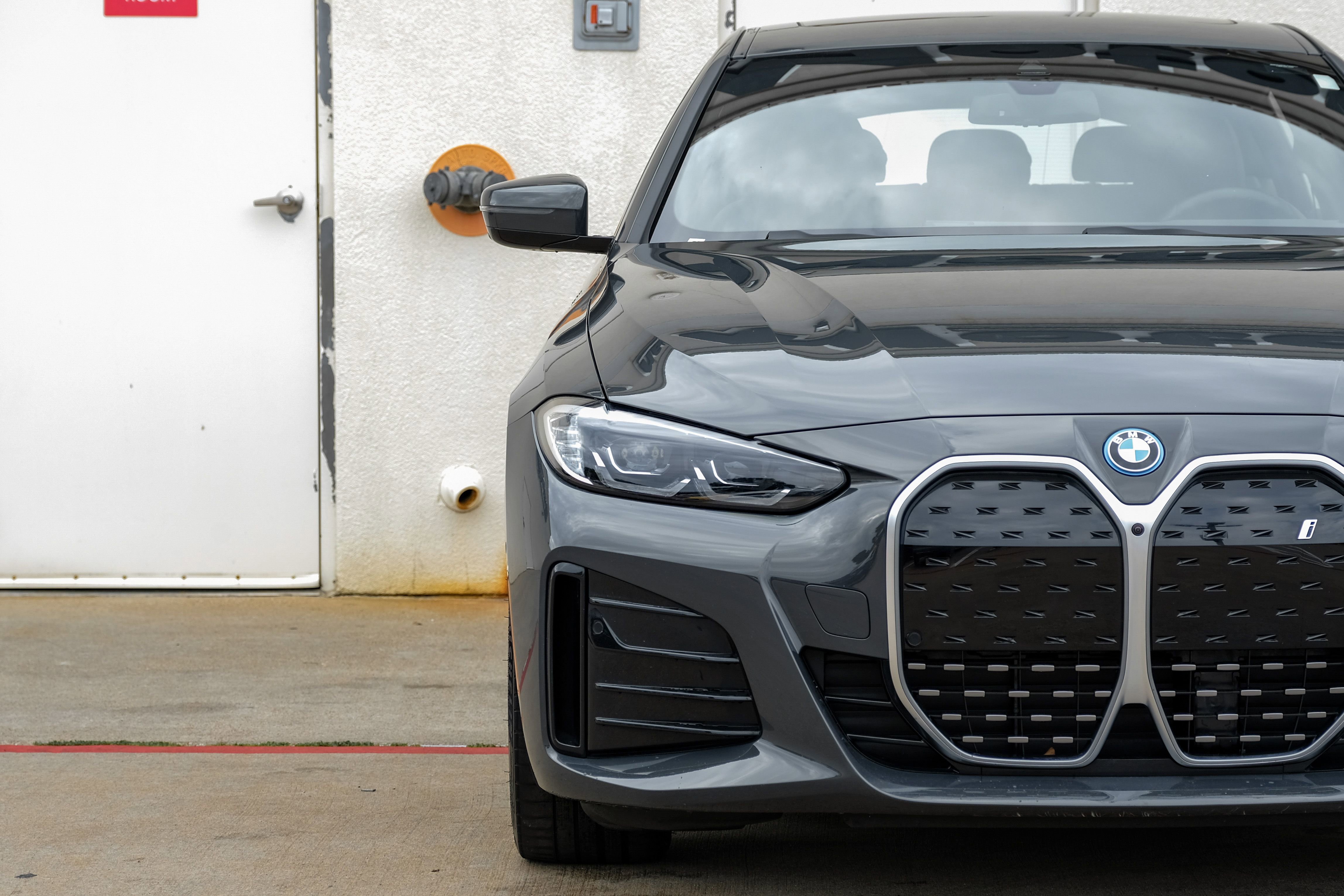 Used 2022 BMW i4 eDrive40 w/ M Sport Package RWD image 44