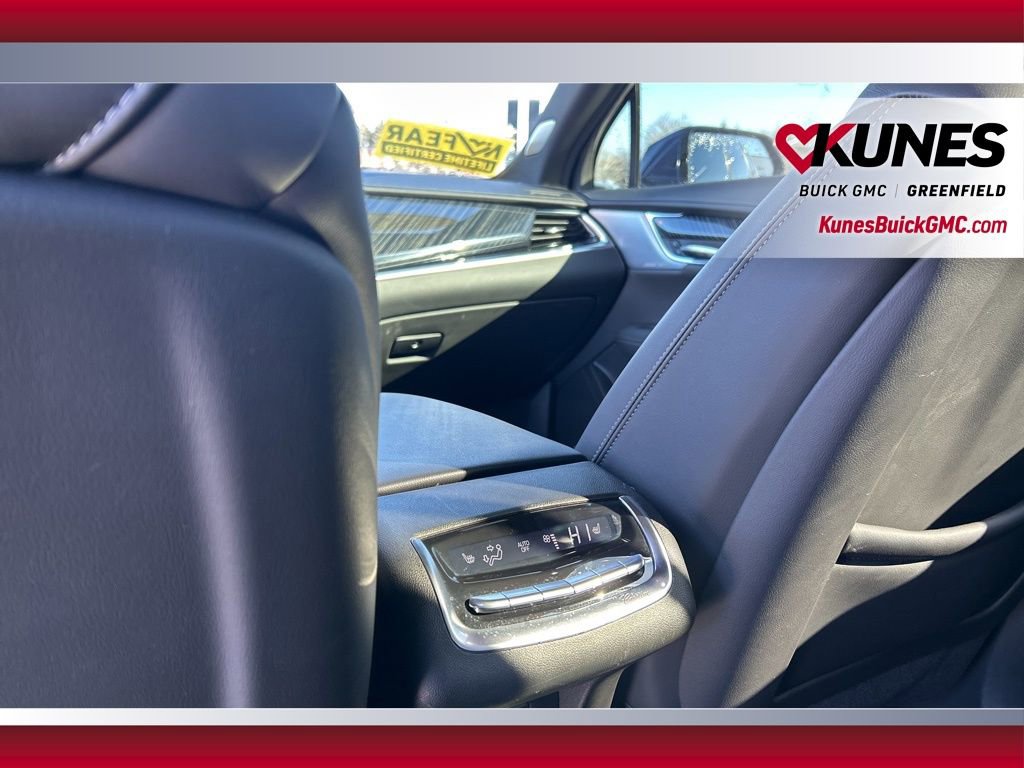Used 2024 Cadillac XT6 Premium Luxury image 32