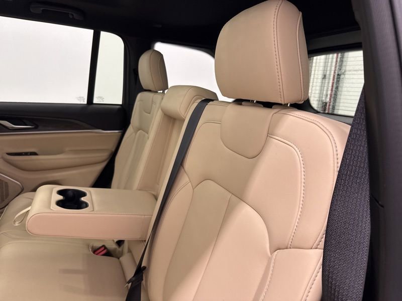 New 2026 Jeep Grand Cherokee Limited AWD/4WD image 18