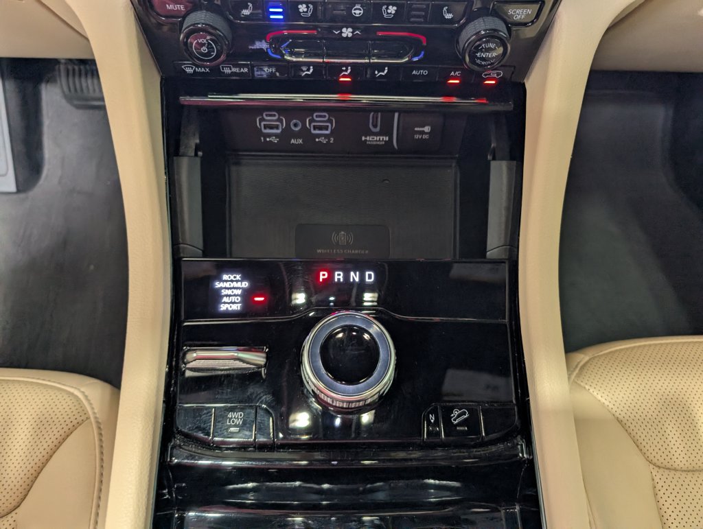 Used 2023 Jeep Grand Cherokee 4WD 4xe w/ Luxury Tech Group II image 24