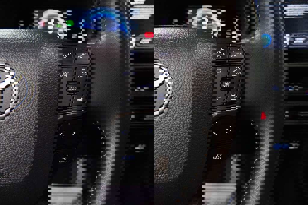 Used 2025 Toyota Camry SE image 37