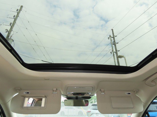 Used 2020 Lincoln Corsair Reserve w/ Elements Package FWD image 20